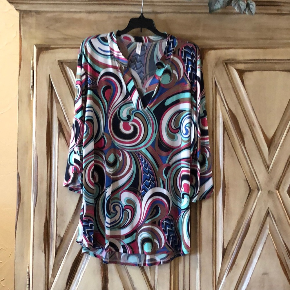 Ladies tunic top. Beautiful colors